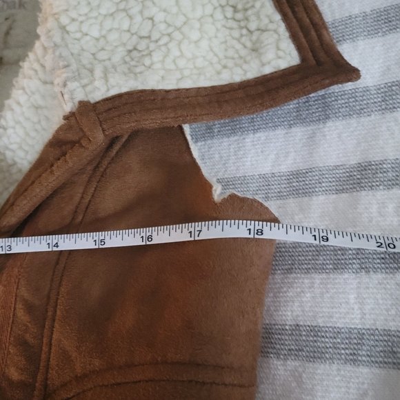 Olive & Oak Faux Suede Vest - Picture 10 of 11